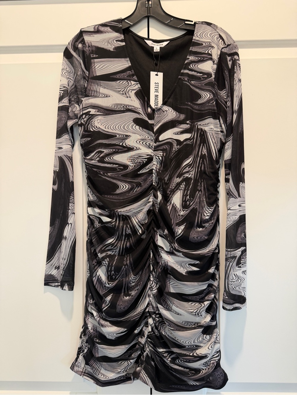 Brand new! Steve Madden Black & White Swirl Ruched Long-Sleeve Dress